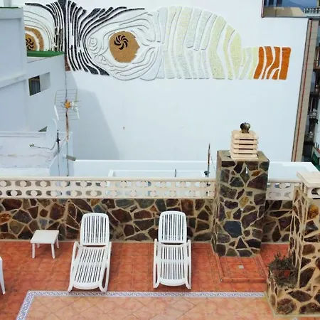 Interiordbl Studio, Wifi, Next To The Canteras Beach *
